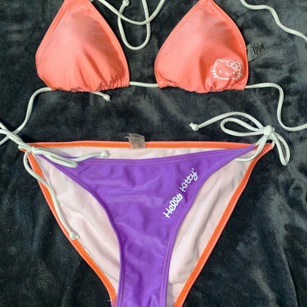5 for 15$ 🥳 kids Hello kitty by Sanrio 2 piece